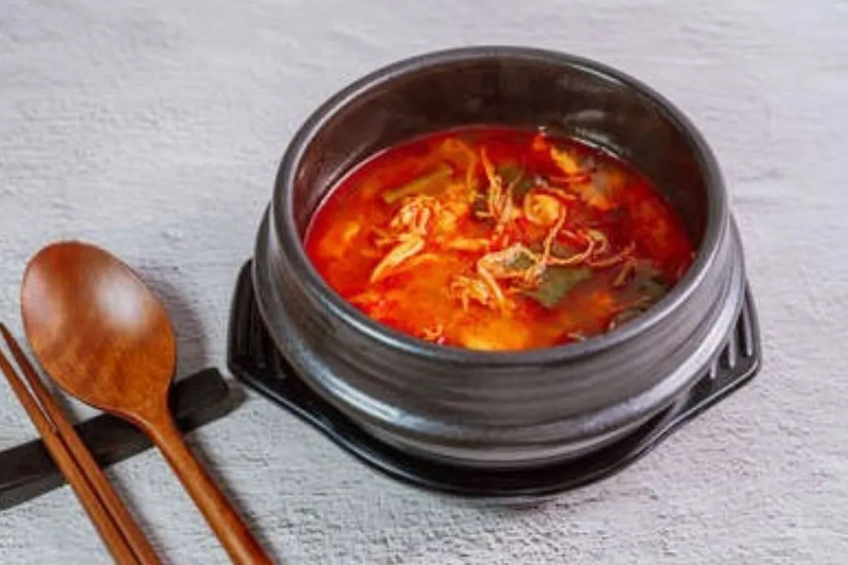 Como fazer a sopa Dakgaejang picante